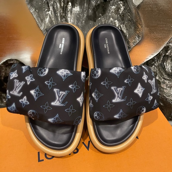 Louis Vuitton Mules - Picture 6 of 8